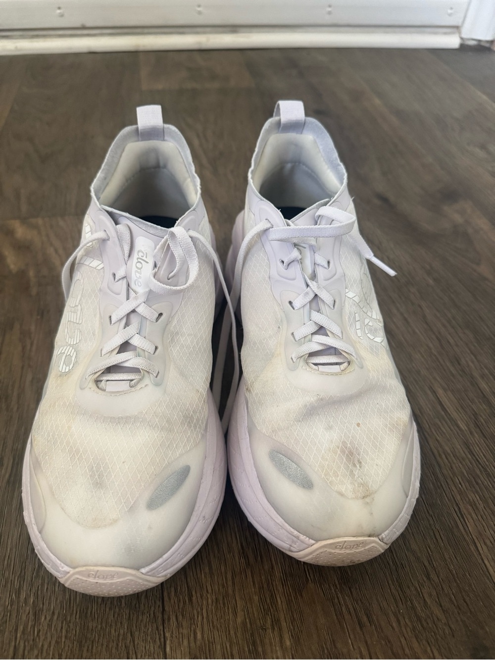 Clove nursing shoe